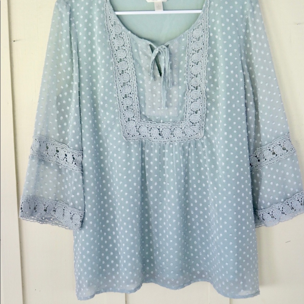 A cute Blouse from Cracker Barrel boutique! 🤗